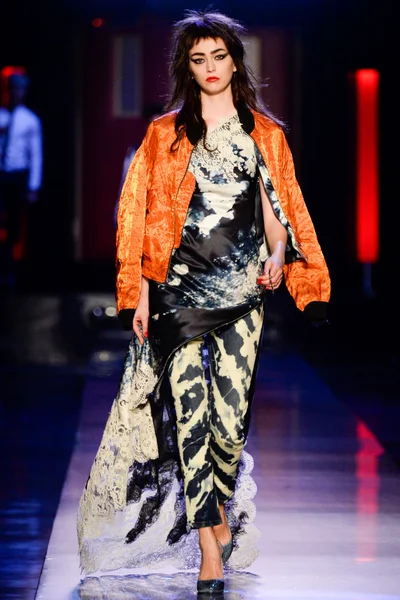 Look 38